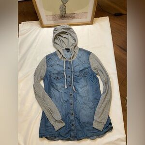Rue21 Size XS denim button down shirt